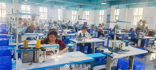 陜亮家園服裝廠(chǎng)暨商洛學(xué)院國(guó)力集團(tuán)博士專(zhuān)家工作站正式揭牌，艾森絲服飾開(kāi)啟產(chǎn)教融合新篇章