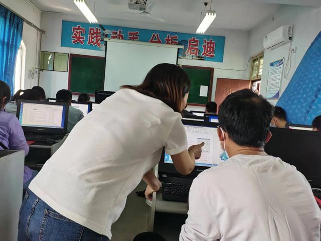黑河市財(cái)政局實(shí)施能力提升工程 舉辦計(jì)算機(jī)操作技能培訓(xùn)